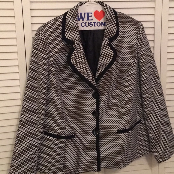 Black and White Jacket - Picture 2 of 2